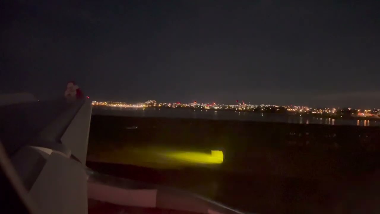 Stunning Nighttime Approach and Landing into Sydney on AirAsia X A330-300 | 9M-XXZ