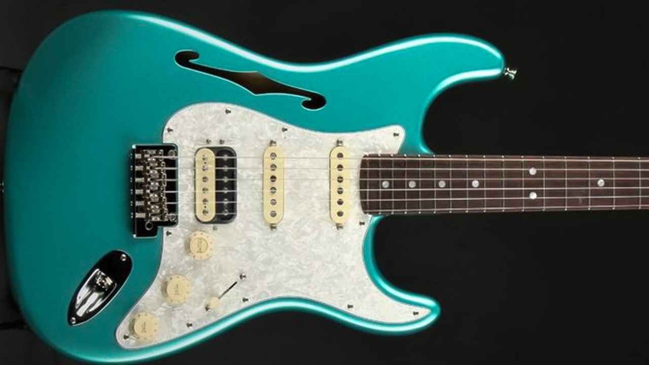 Warm Sensual Groove Backing Track in B minor  Z-Jam 1