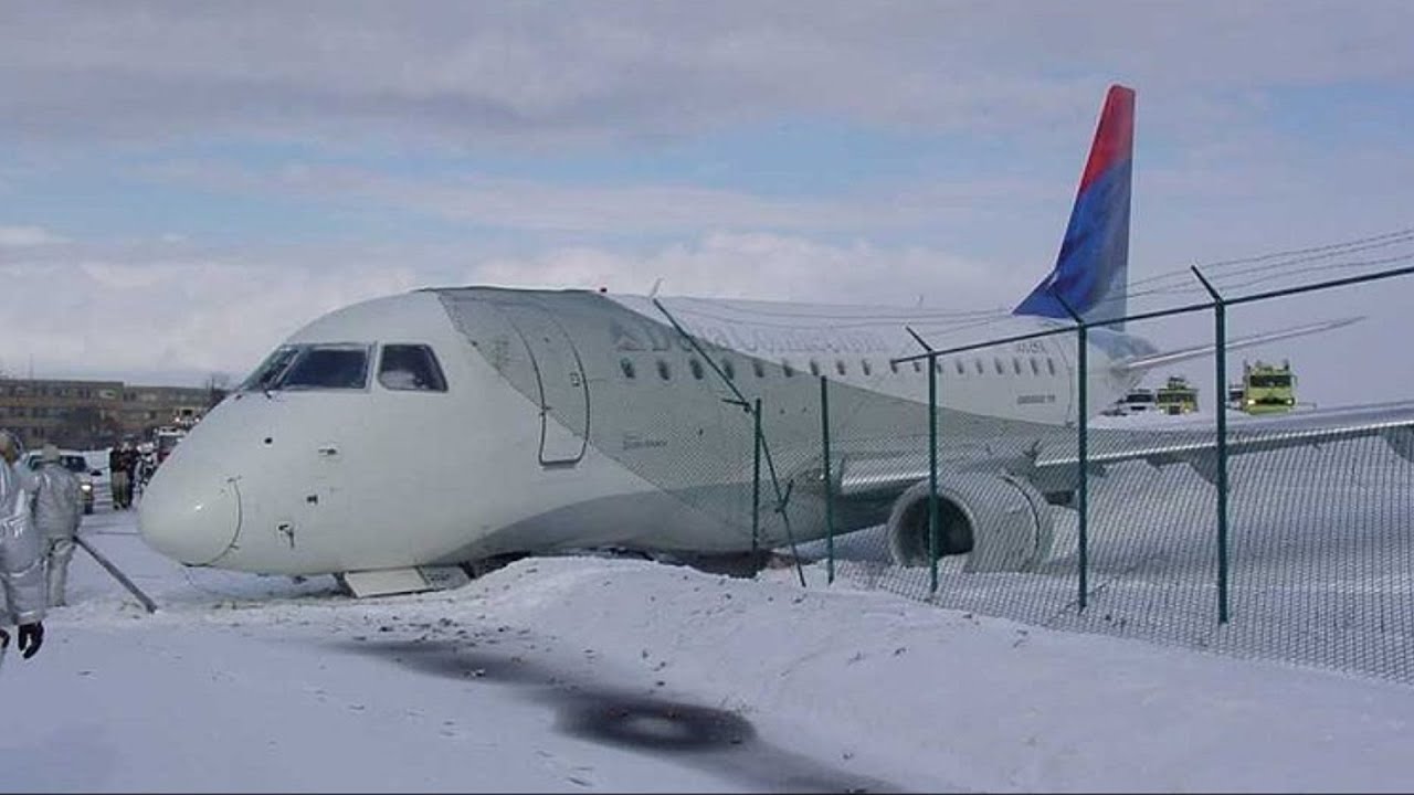 Vanishing Runway | Shuttle America Flight 6448
