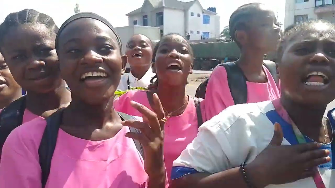 EYINDI EYINDI !! BAMEMI BATU YA PAKADJUMA NA ÉCOLE, BANA CLASSE BA LELI .