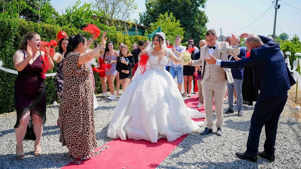 Marrja e Nuses Rumune me zakonet Shqipetare