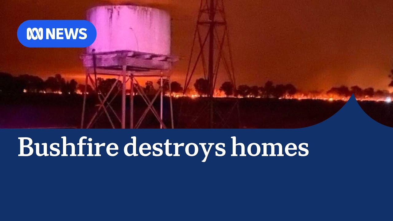 At least two homes destroyed in Victorian bushfire | ABC News