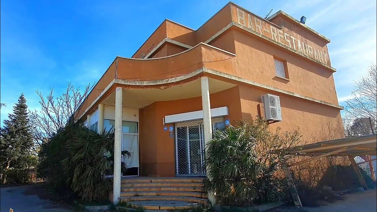 HOTEL ABANDONADO LLENO de OBJETOS - DEJARON TODAS las LLAVES | Sitios Abandonados y URBEX