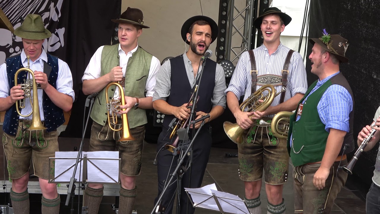 Fäaschtbänkler feat. Tegernseer Tanzlmusi - 