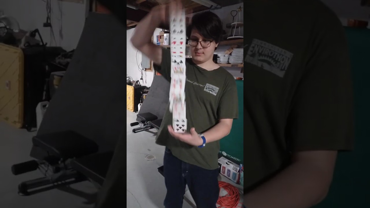 Just fooling around #cardistry