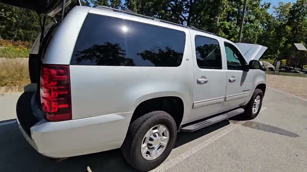 2010 Chevrolet Suburban 2500 walk around