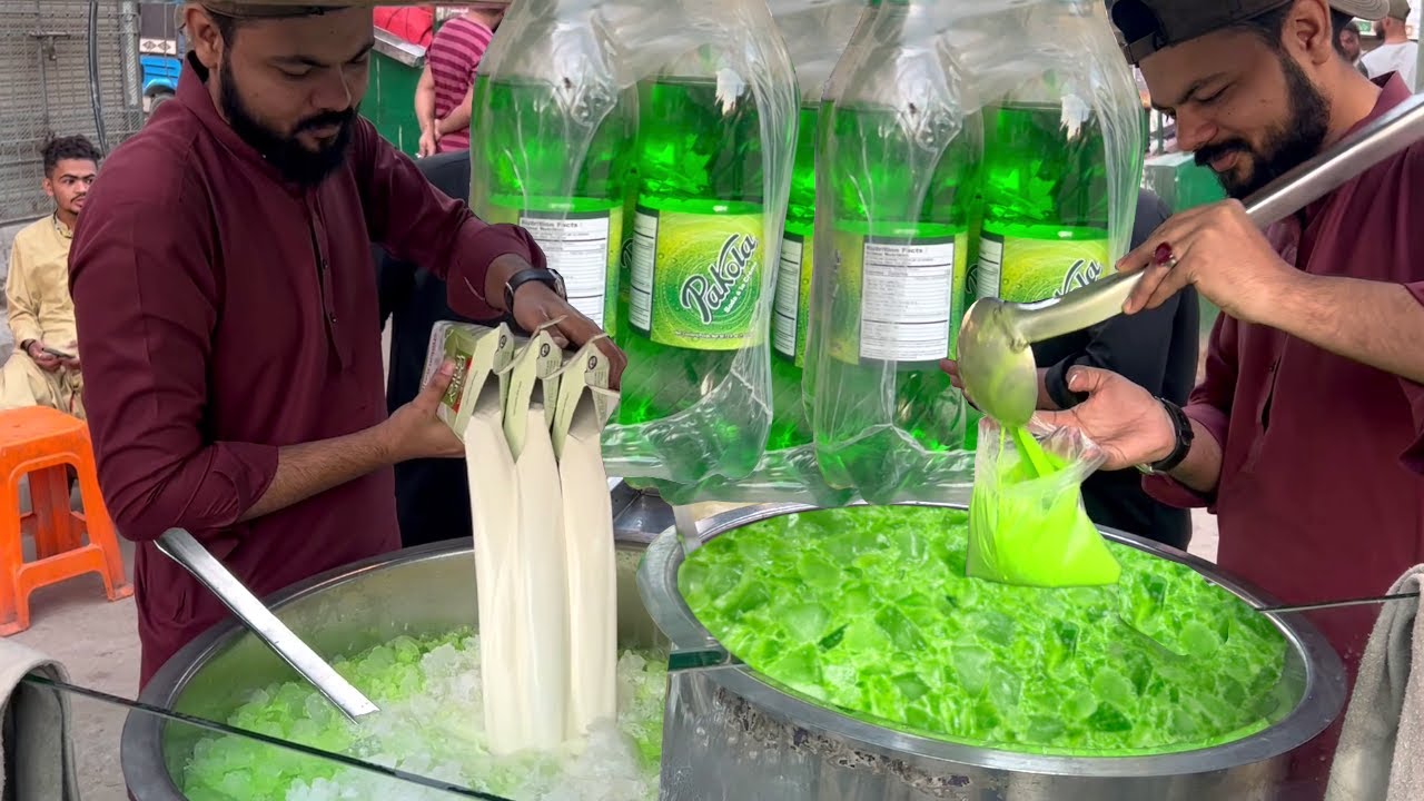 Ice Pakola Milkshake. Refreshing PAKOLA STREET DRINK | Pakola Doodh Soda Making - Ramadan StreetFood