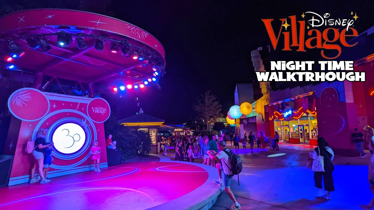 Disney Village Full NIGHT Walkthrough at Disneyland Paris (Aug 2022) [4K]