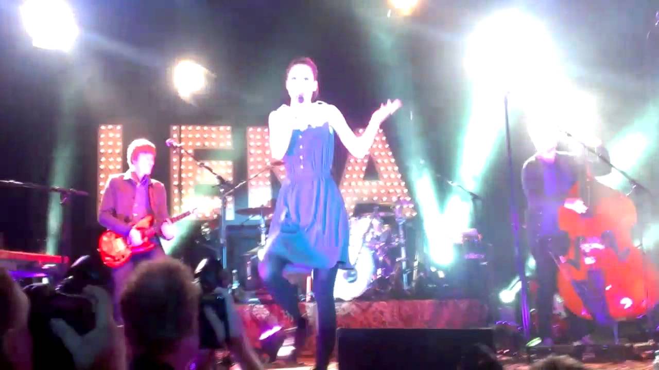 Lena Meyer Landrut Live in Dresden - Pink Elephant