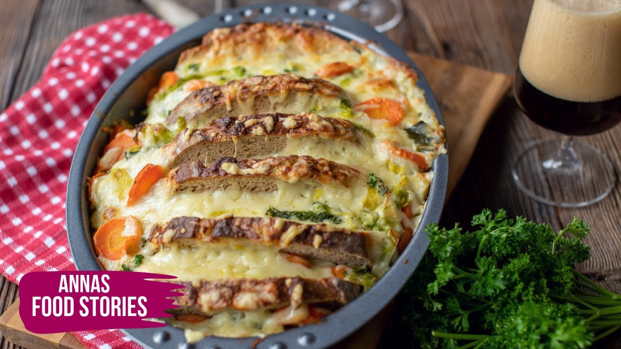 Auflauf vegetarisch mit Brot, Kohl, Gemüse und Käse - rustike Küche - extrem lecker