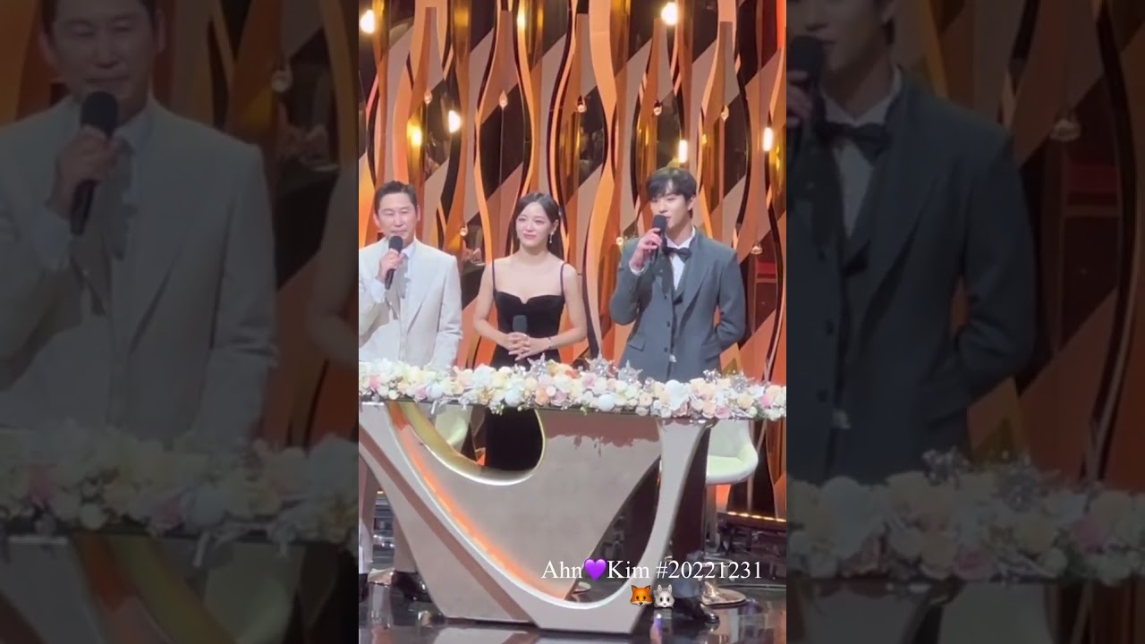 Hyojeong offcam moment 😍