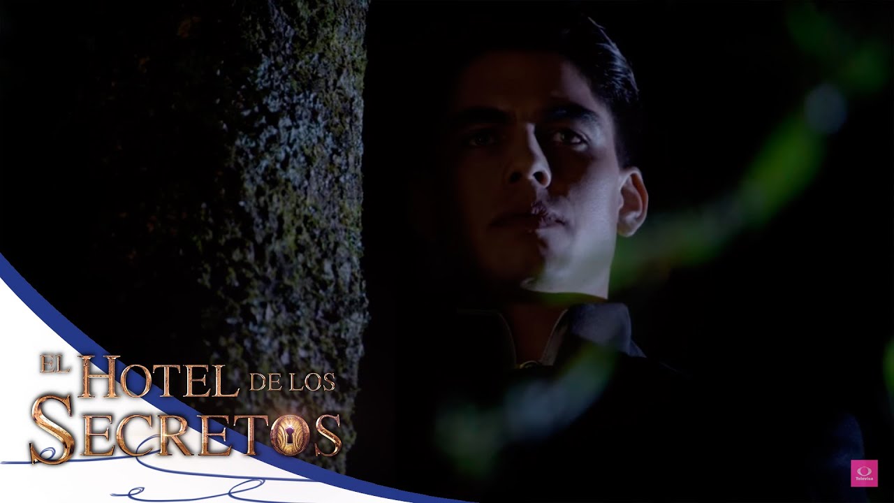 Jacinto descubre a Isabel y Julio juntos - El Hotel de los Secretos*