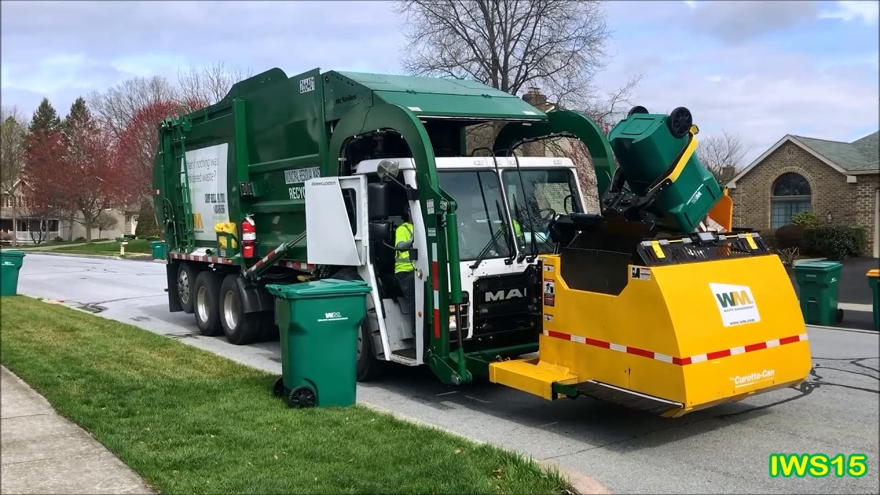 Waste Management • Mack LR McNeilus Curotto Can Garbage Truck