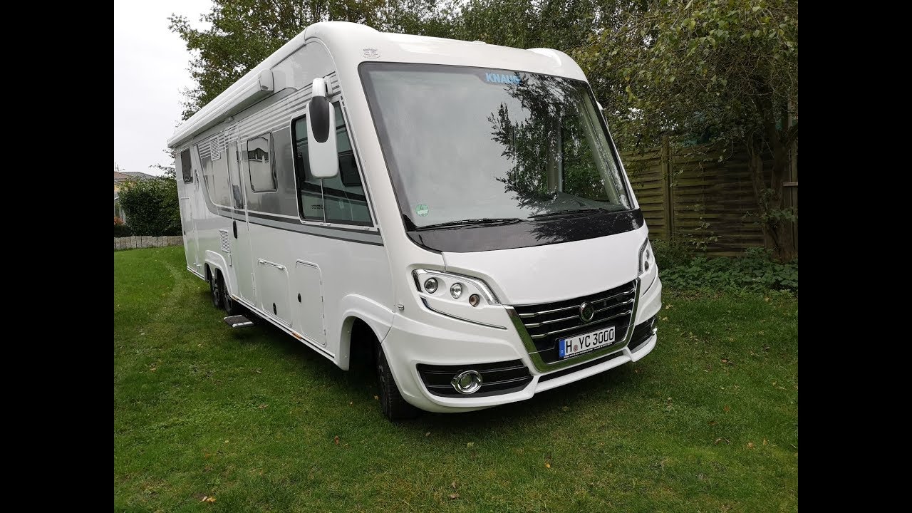 Aufbau außen unseres Knaus SUN I 900 LX; Silvia+ Bernd