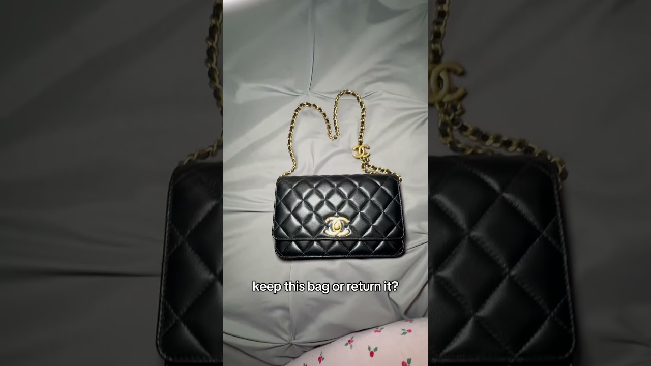 Chanel wallet on chains are so convenient for travel 🖤 #chanel #purse #bag #wallet #walletonchain