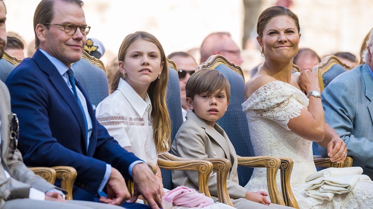 Princess Estelle & Prince Oscar arriving to Borgholms Castle with Crown Princess Victoria