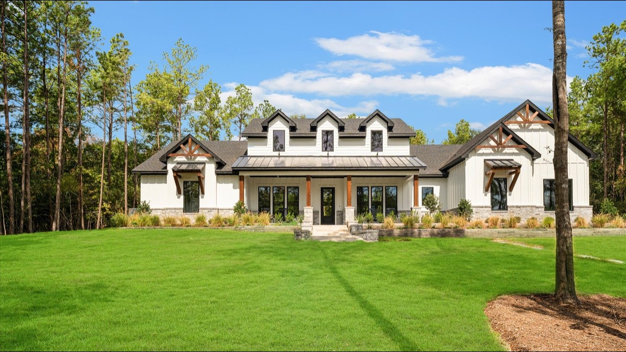 I'VE NEVER SEEN A LUXURY TEXAS FARMHOUSE LIKE THIS NEAR HOUSTON