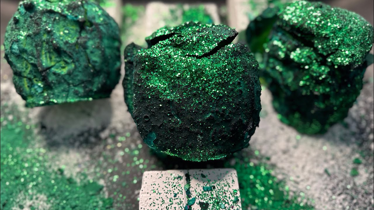 Big Glittery Green Blocks and Chalklate Plains 💚☘️🏳️🤍