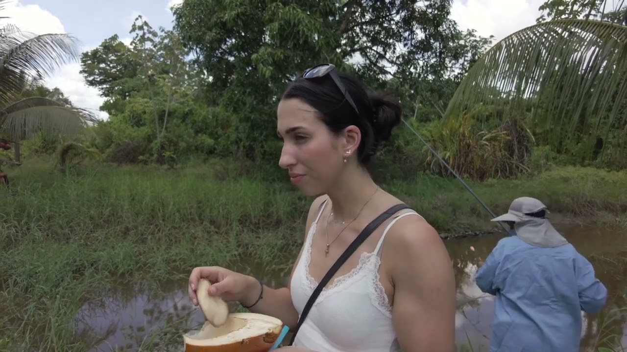 Suriname Vlog #1 - Kokosnoten plukken en kwi kwi vissen!