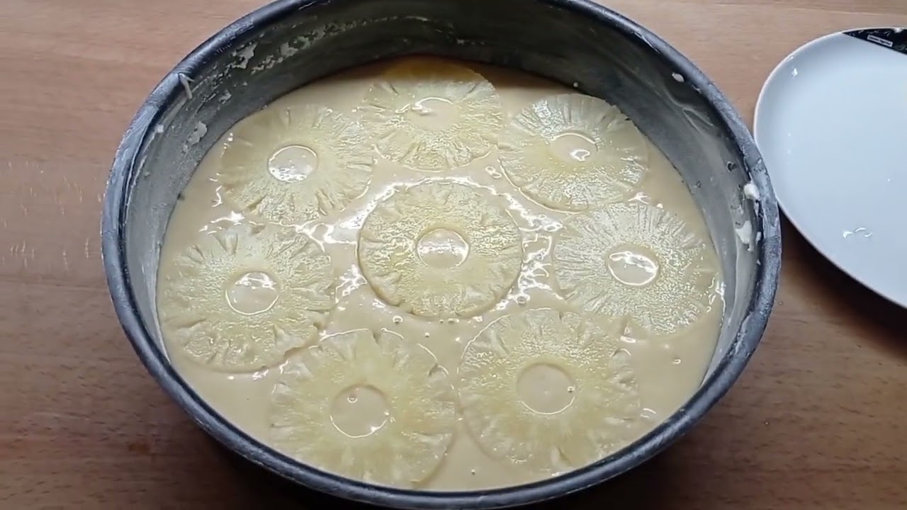 Torta all' ananas -macchina del pane-