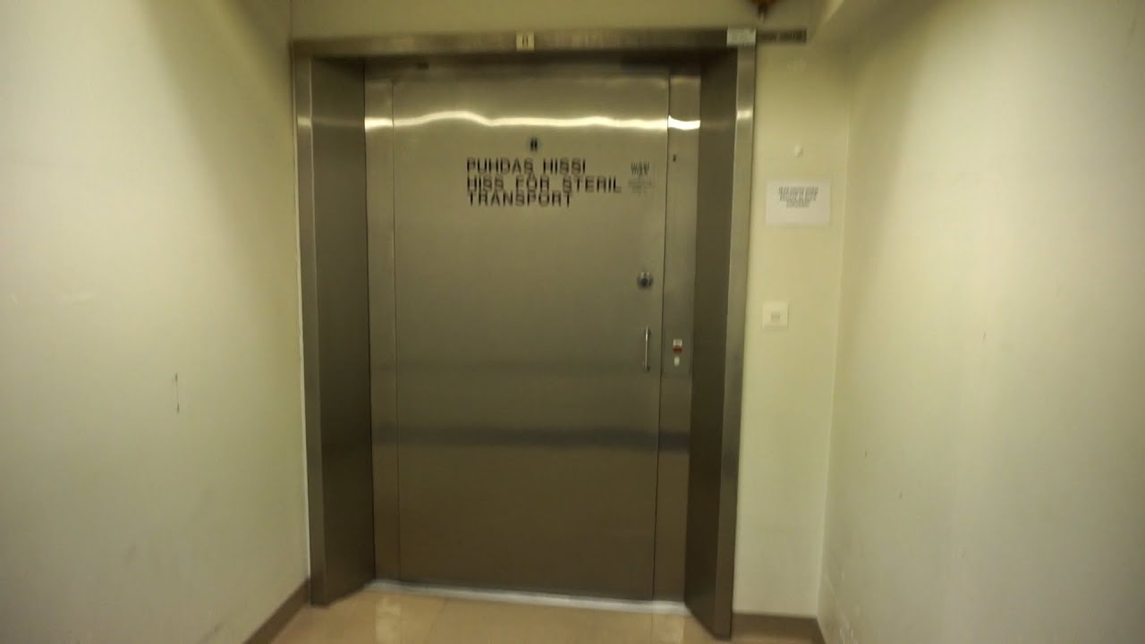 Original 1980 KONE hydraulic elevator without inner doors @ Meilahti Hospital, Helsinki, Finland