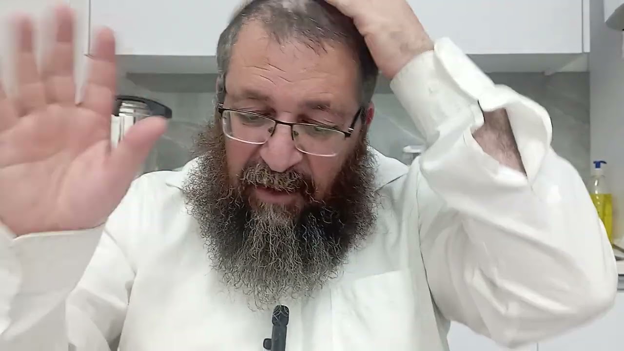 בדיקת חמץ בספרים, נטילת ידיים לתוך כלים בכיור, ברכת המזון מוּל מים אחרונים. 