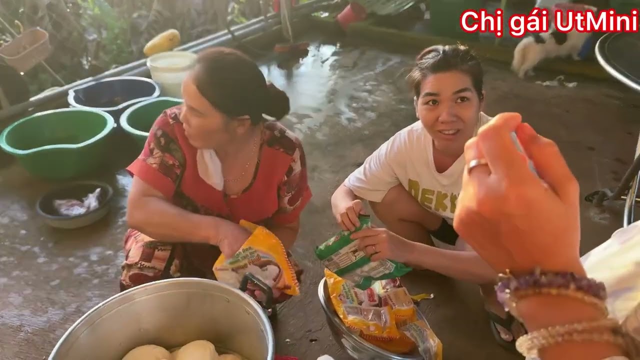 Đại gđ nhà Tư UtMini đi tham quan Đức Mẹ Núi Cúi và khu nhà mát của bố bí Ngô,Thóc ||chị gái UtMini 