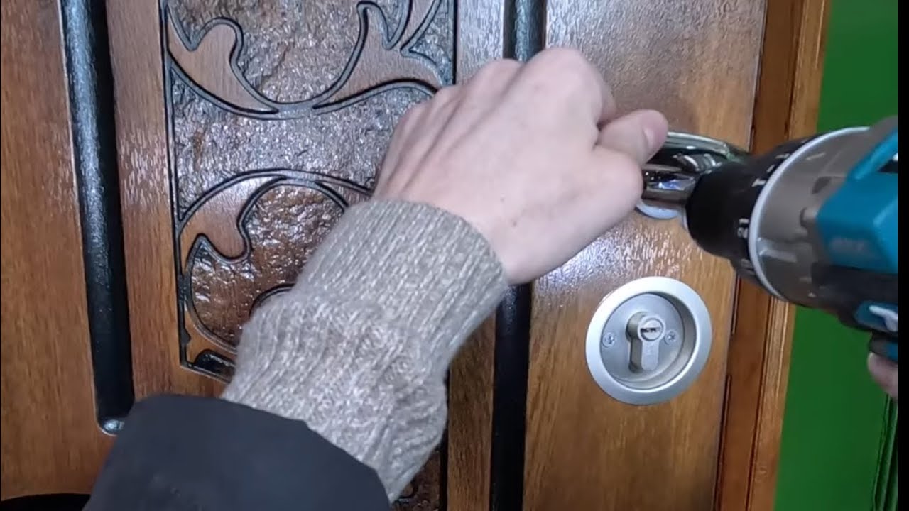 ✅Арендаторы сломали дверную ручку замка 🤨| ✅Как заменить дверную ручку самостоятельно