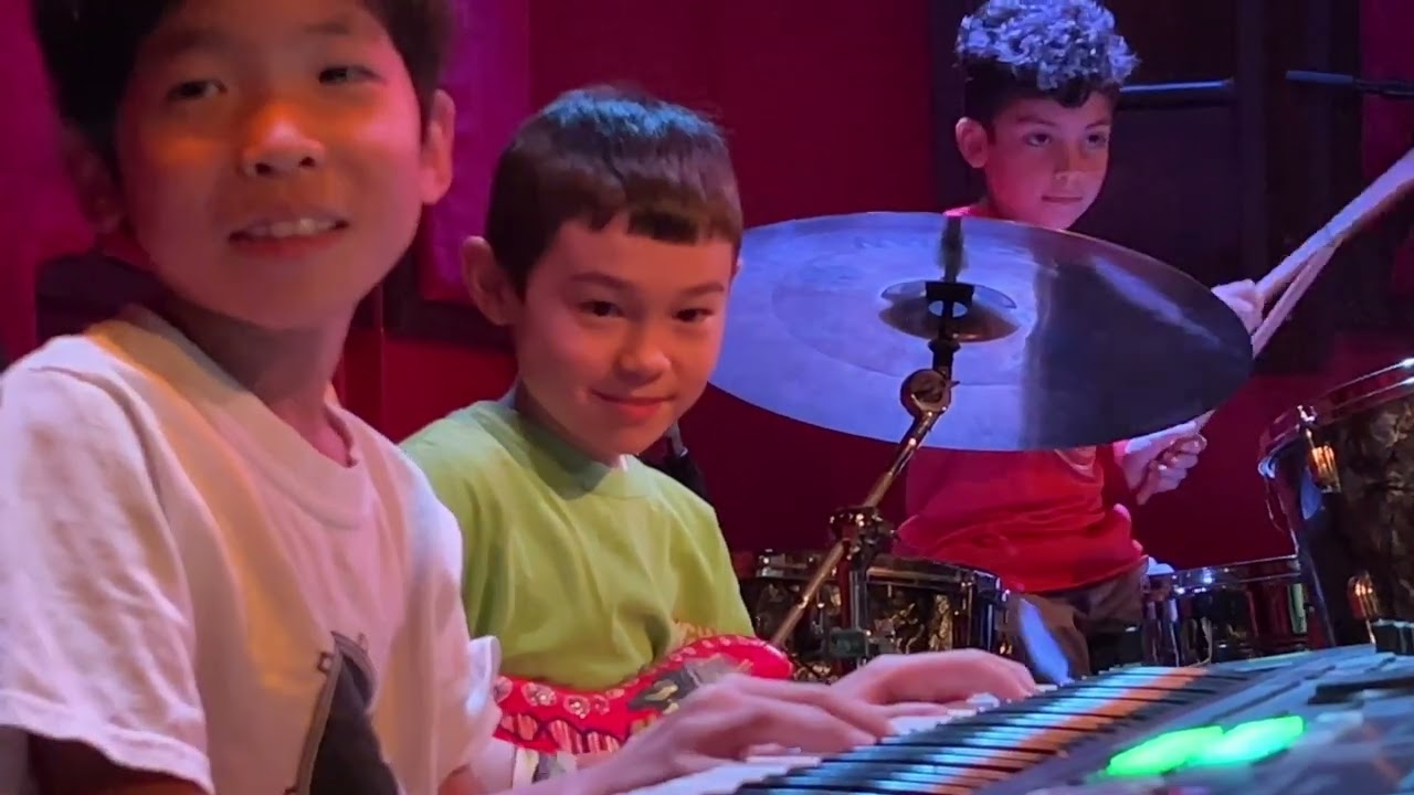 Music Band: The Pineapple Pizzas