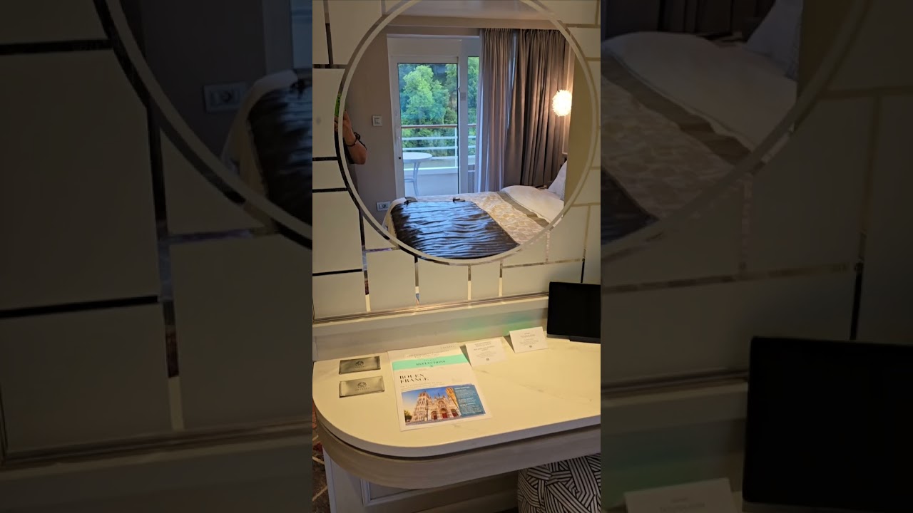 Crystal Symphony Aquamarine Veranda Suite