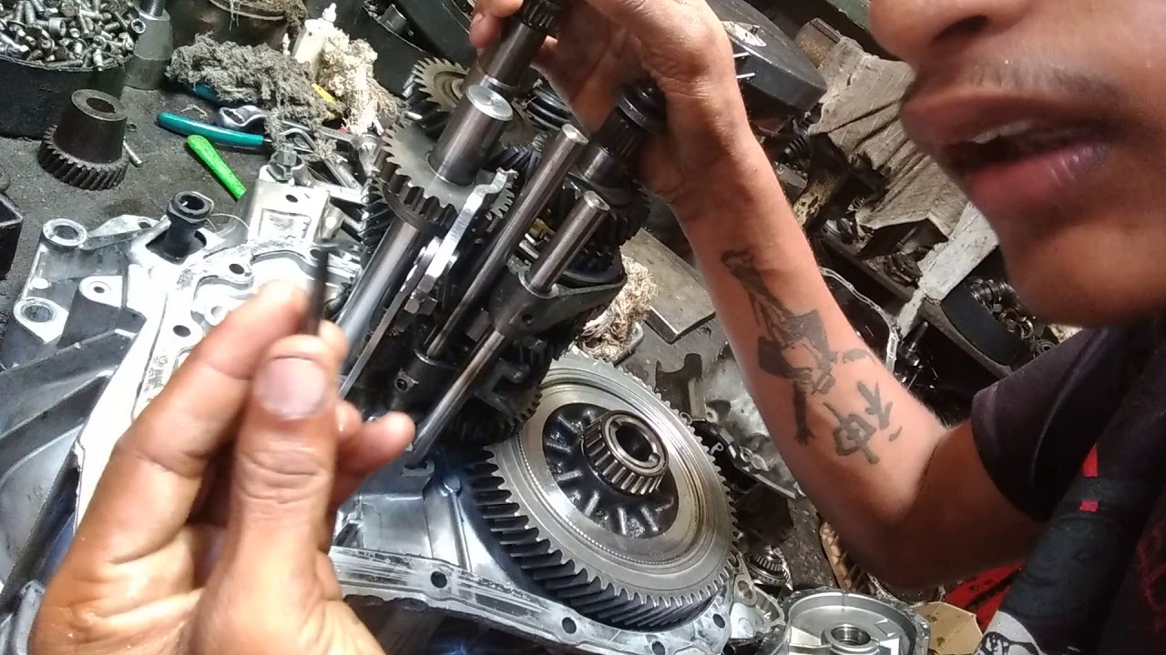 Caixa de câmbio do Nissan March 3 cilindros aula montagem