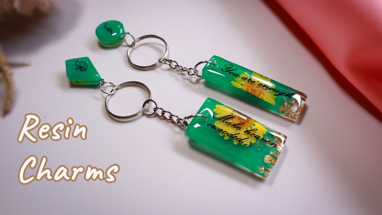 Personalized Resin Charm Ideas | Easy Resin Keychains with dried flowers | How to resin art at home
