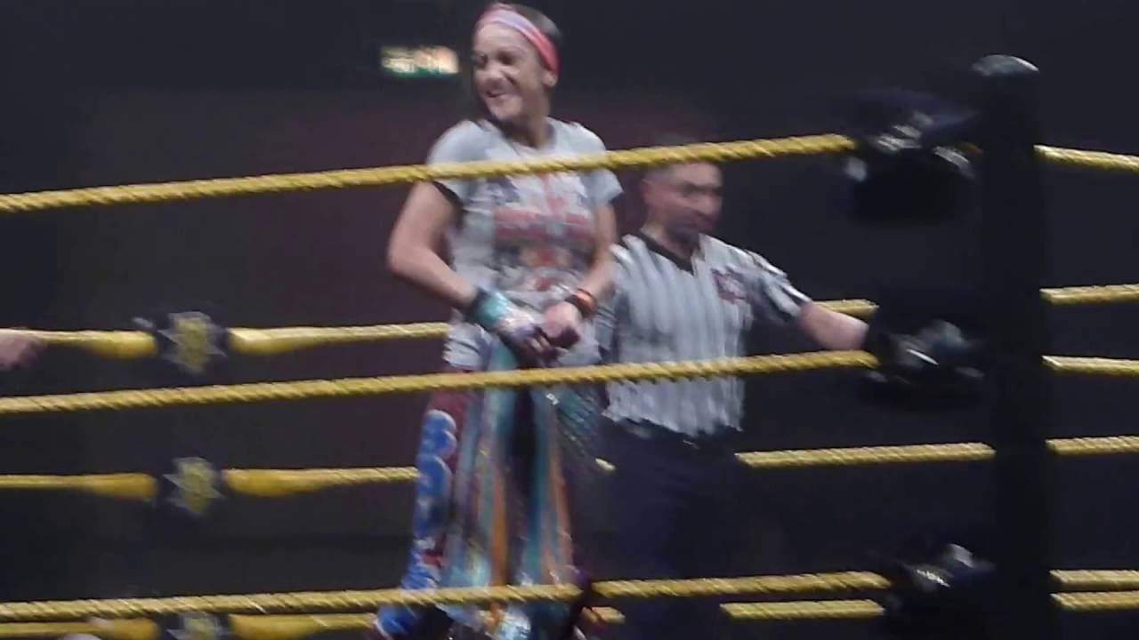 Hey Bayley I wanna know if you be my girl
