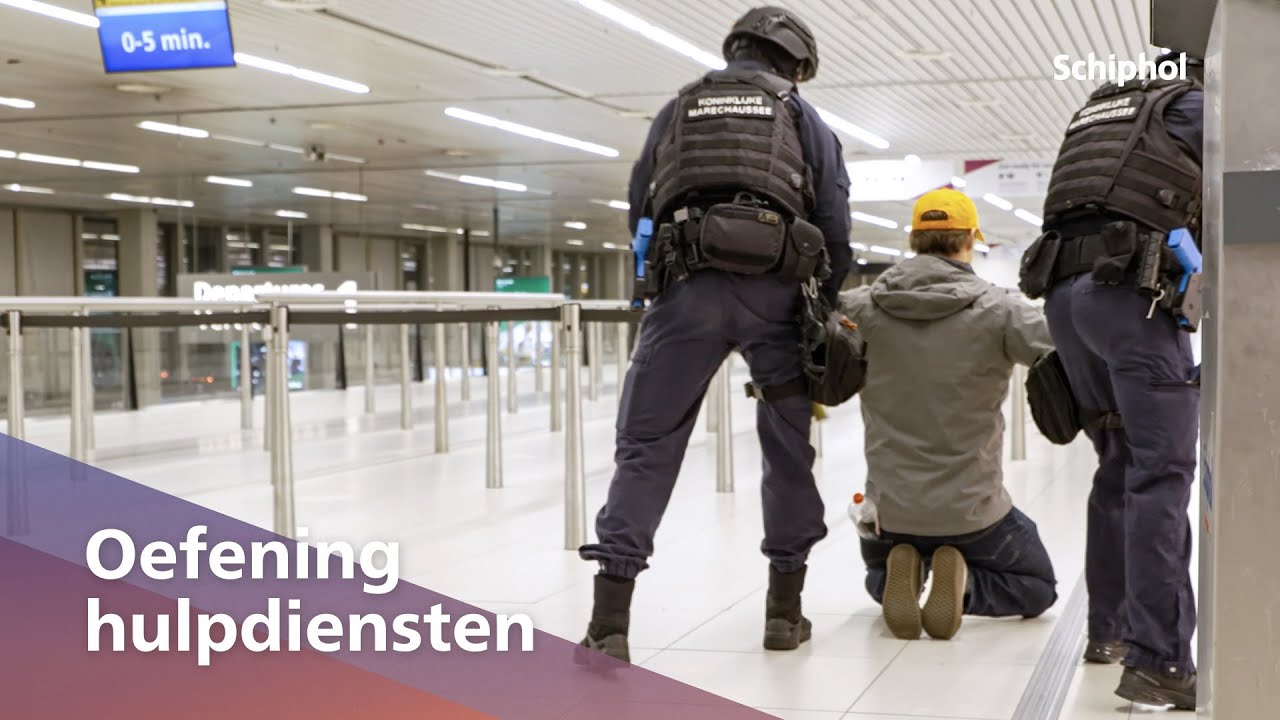 Marechaussee en Brandweer oefenen samen op Schiphol 👨‍🚒👮‍♀️
