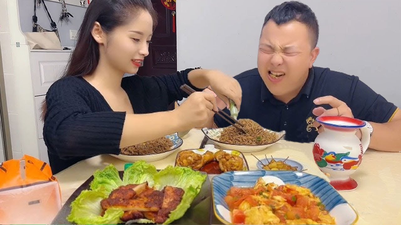 Deliberately squeezing mustard in a bowl for my husband to eat to punish his gluttony#funny #eating