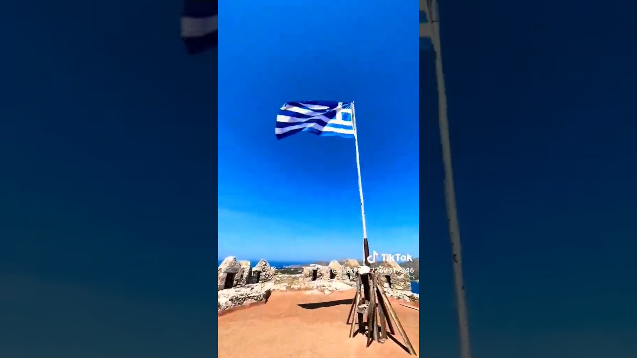 Λέρος, το Βυζαντινό Κάστρο της Παναγιάς χτισμένο στην κορυφή του λόφου Απιτύκι τής Λέρου.