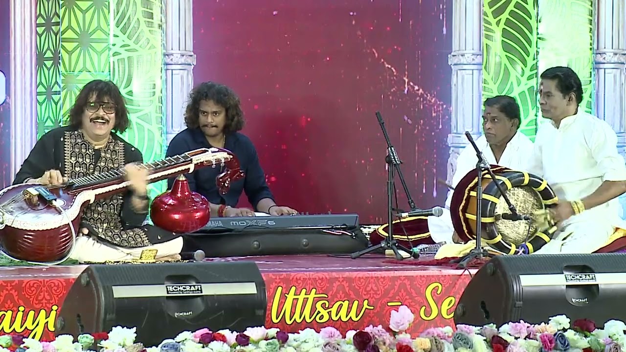 Chennaiyil Sangeeth Utsav : Carnatic Instruments l Rajhesh Vaidya ( Veena )