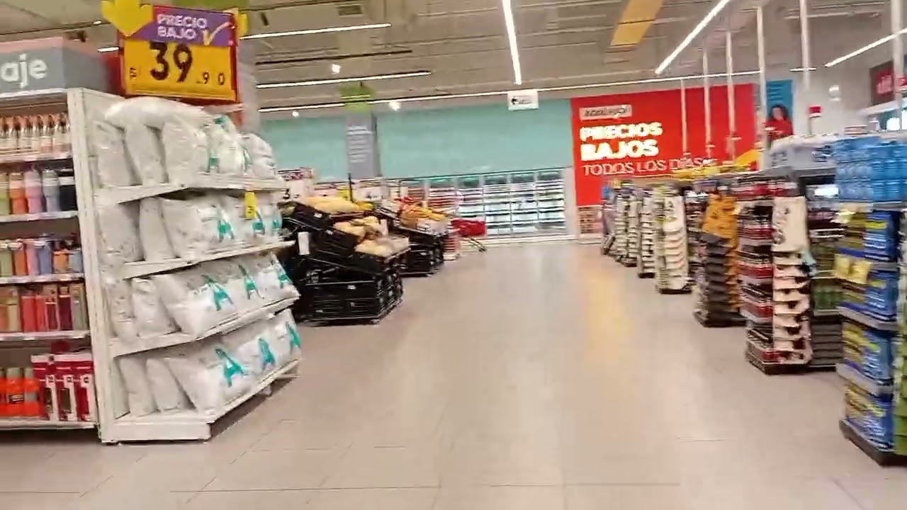 Yendo a comprar crema volteada.