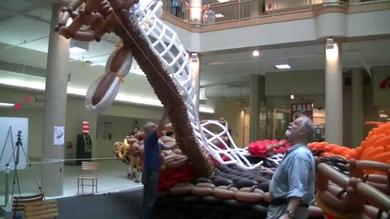 Balloon Manor: Antics!