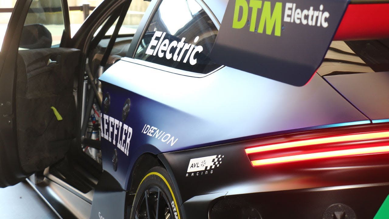 (DE) Hinter den Kulissen: Fahrerlos mit 150km/h über den Red Bull Ring - DTM Electric Remote Run