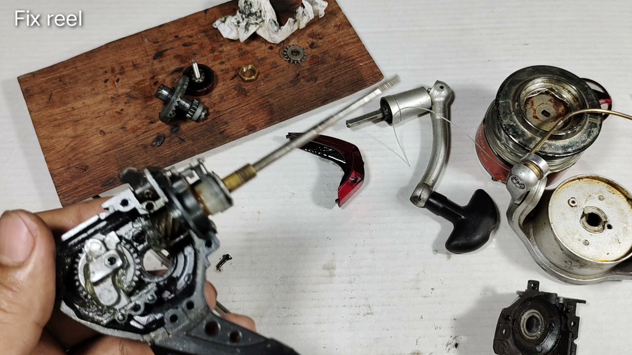 How to fix reel fishing - repair Reel fishing -Reel Won't Turn- How To Fix A Broken Reel