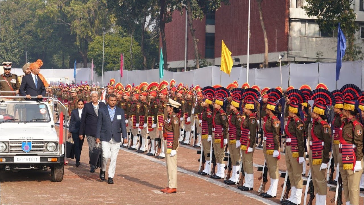 चंडीगढ़ परेड ग्राउंड में उल्लास के साथ प्रशासन ने 77वां गणतंत्र दिवस मनाया,आकर्षक झांकियां निकाली गई