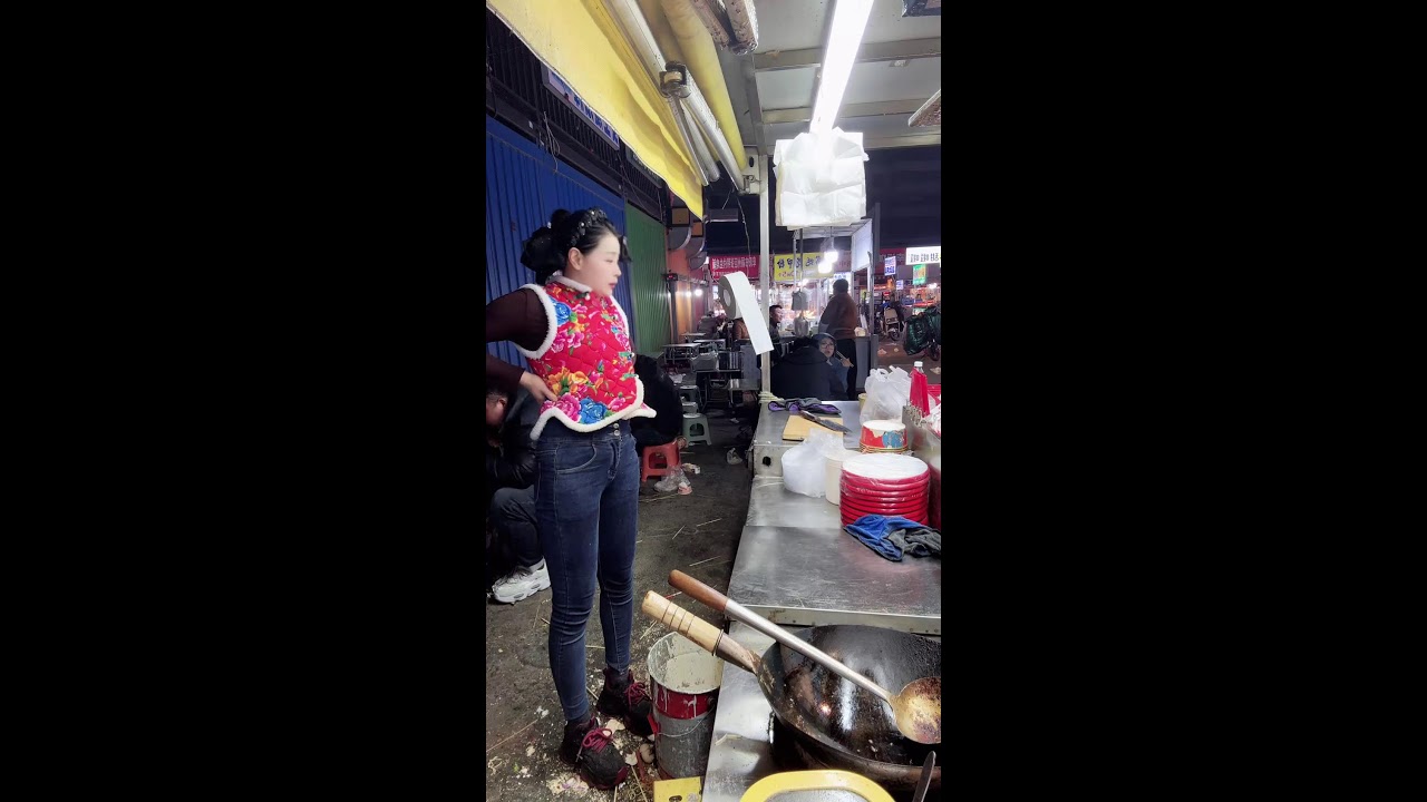 Fried Noodles Sister in Fuyang Night Market