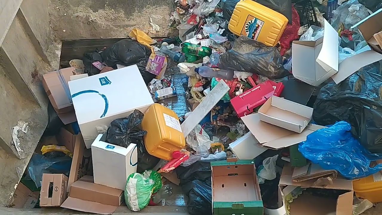 Trash transfer  station Waste compactor Mixed waste 🎧 Original sound only Pressure 29/131bar