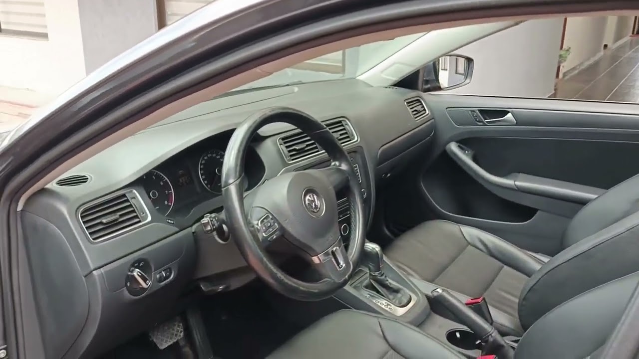 VOLKSWAGEN NEW JETTA 2012