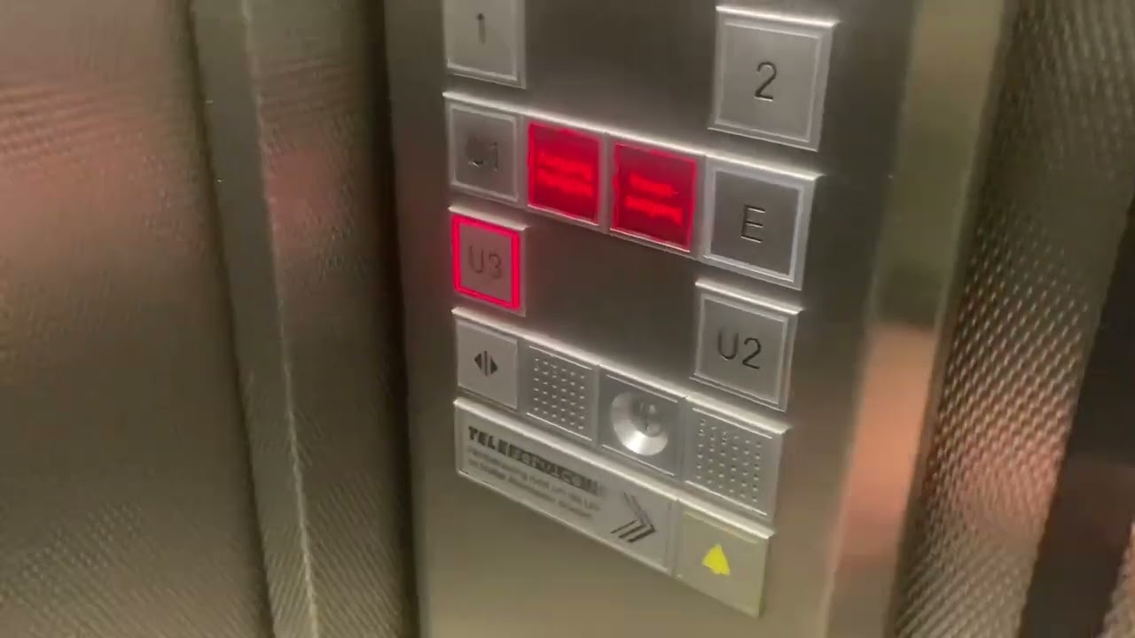 2006 Mod ThyssenKrupp Aufzug in einem Wohnhochhaus In Stuttgart