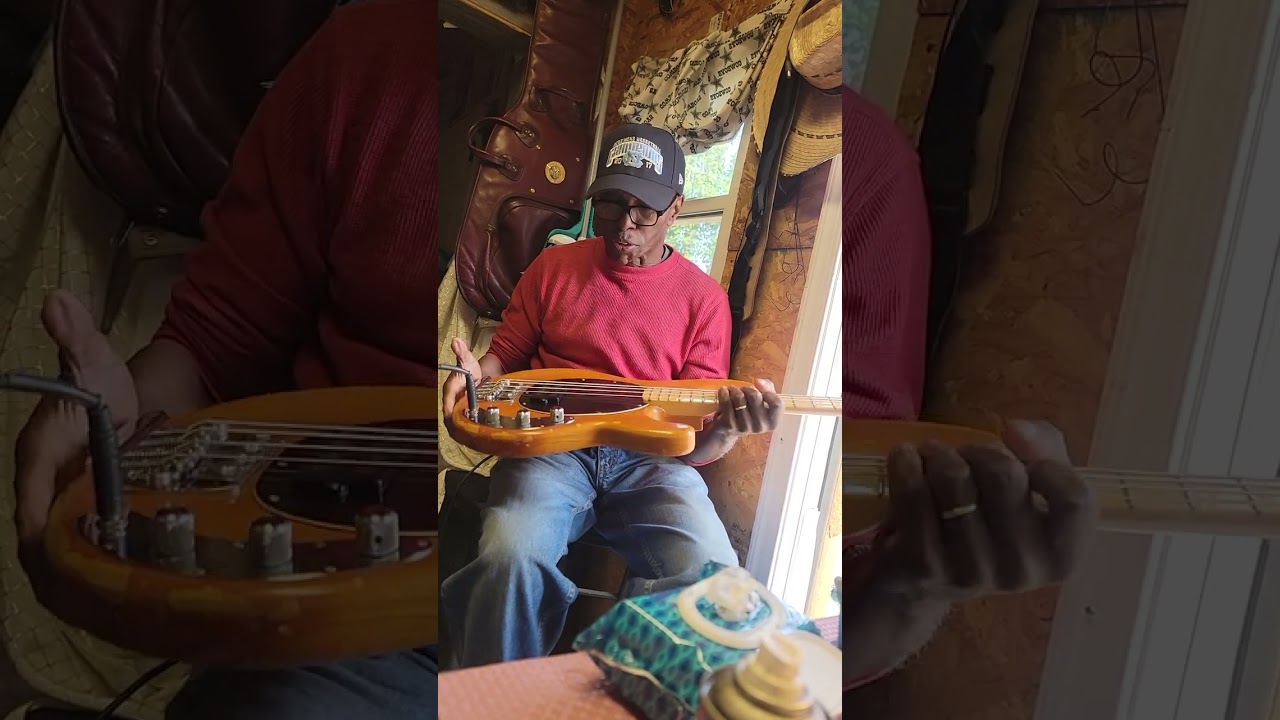 Vintage  Musicman  SR4 went through THE HOBO DEPOT CUSTOM BASS SHOP