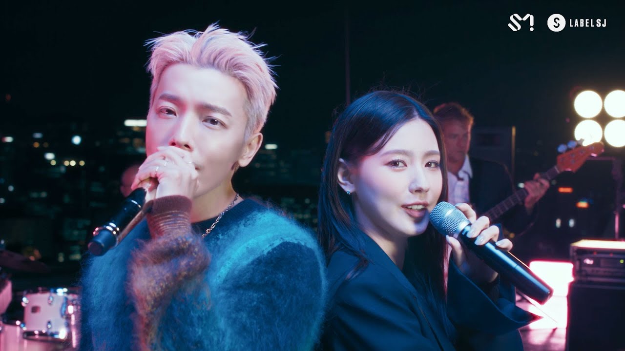 DONGHAE 동해 'Blue Moon (Feat. 미연 of (여자)아이들)' Live Video