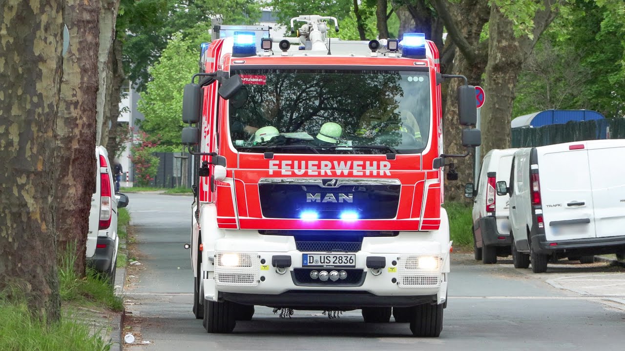 [ALTPAPIER BRANNTE IN LKW-AUFLIEGER!] - Brandbekämpfung durch die Feuerwehr Düsseldorf ~ 16.05.2023