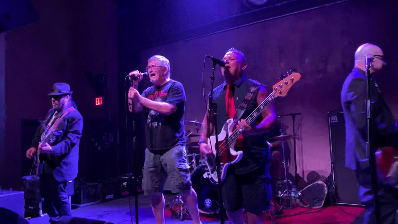 Punk Rock Karaoke - Amoeba (live at House Of Blues Anaheim)